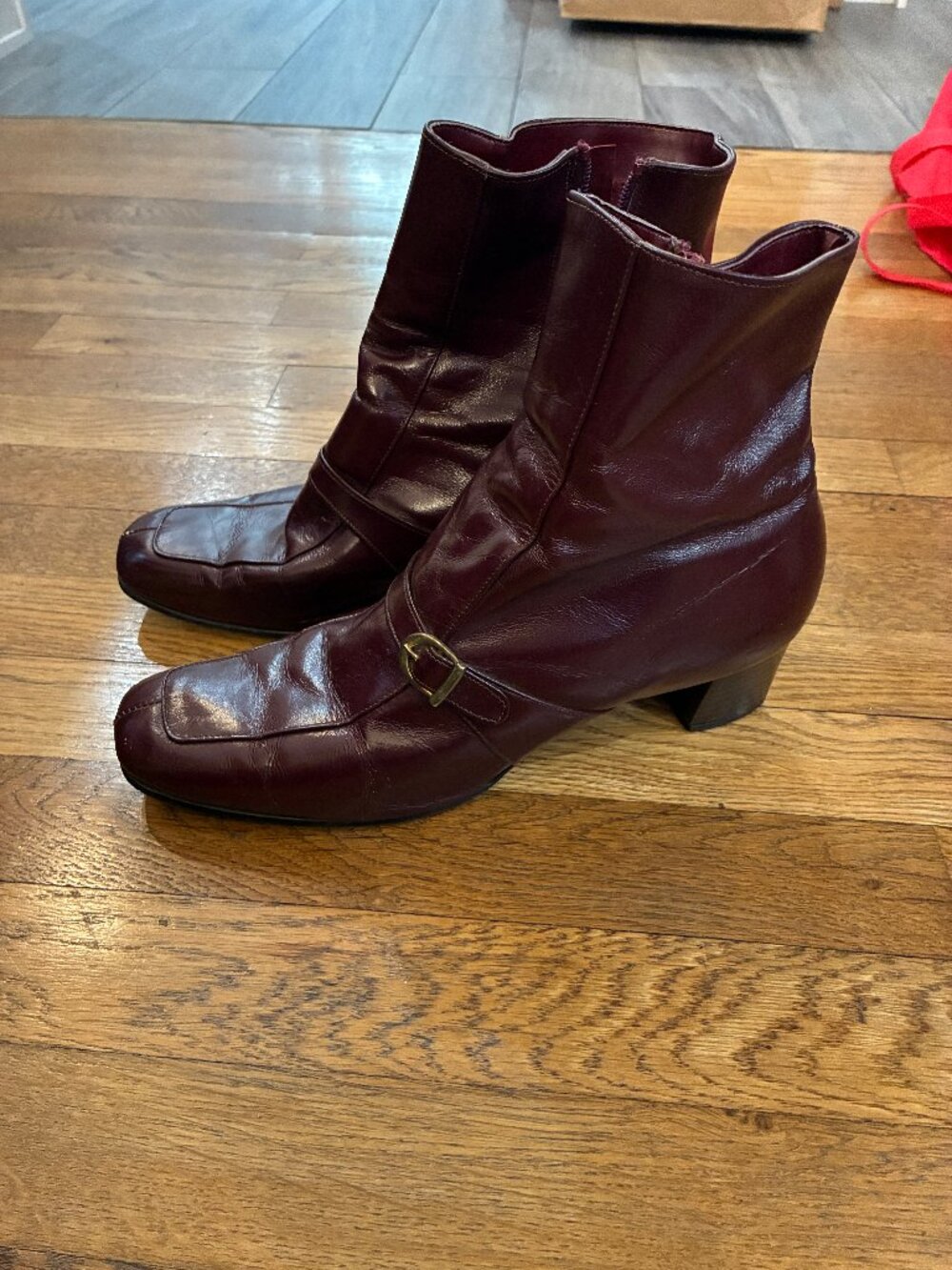 Women's Size 10 Red Patent Leather Heeled Boots
